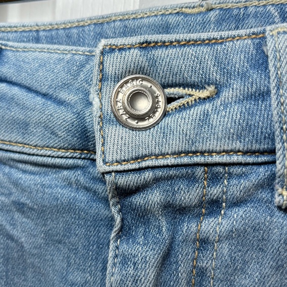 Zara - Skinny Jeans With A Cut at the Battom - Picture 7 of 11